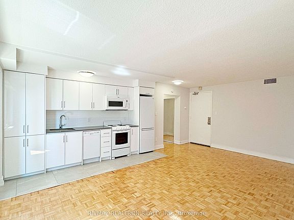 3rd image of 95 Lawton Blvd #706