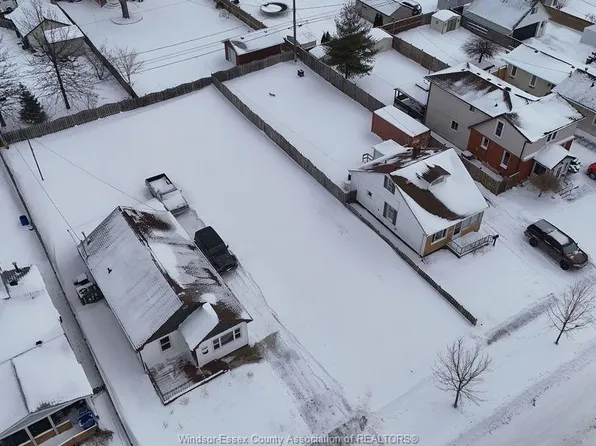 Glidden Ave, Windsor, ON N8S 2N5