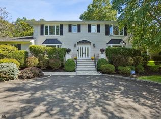 14 Canoe Brook Dr, Livingston, NJ 07039