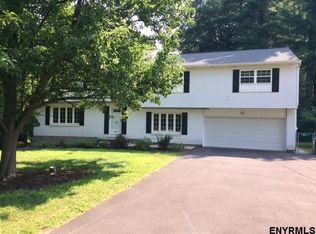 1055 Shave Rd, Schenectady, NY 12303