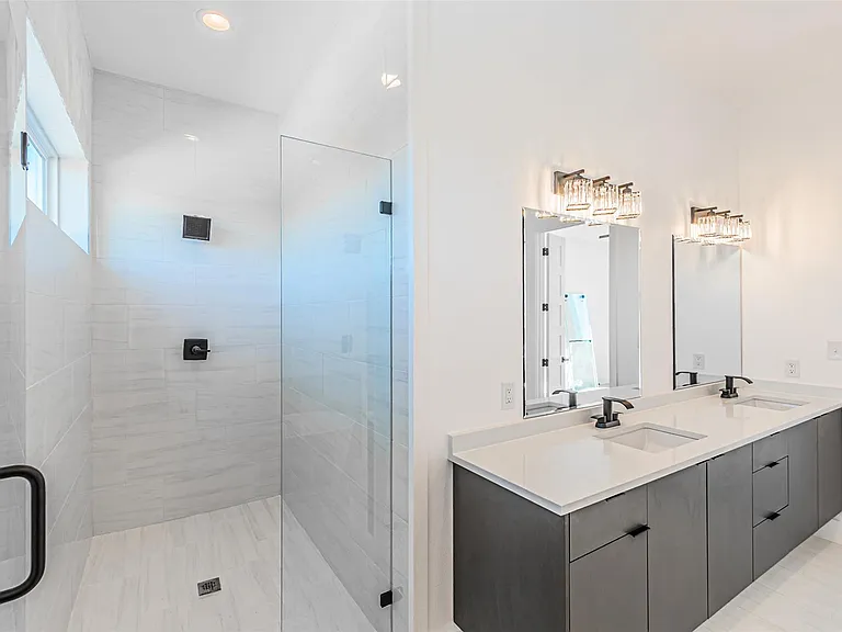 4319 Sylvester St — Photo 21