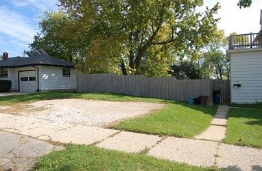 2nd image of 1601 Highland Ave