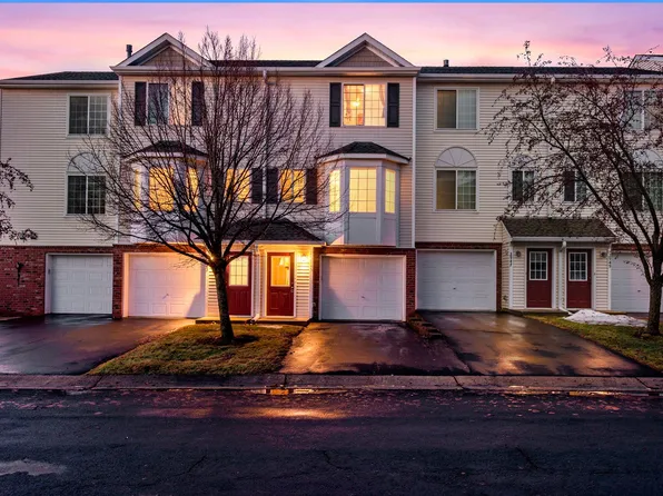 2945 Village Cir, Chanhassen, MN 55317