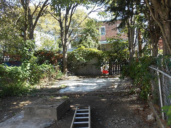 5th image of 1223 E 93rd St