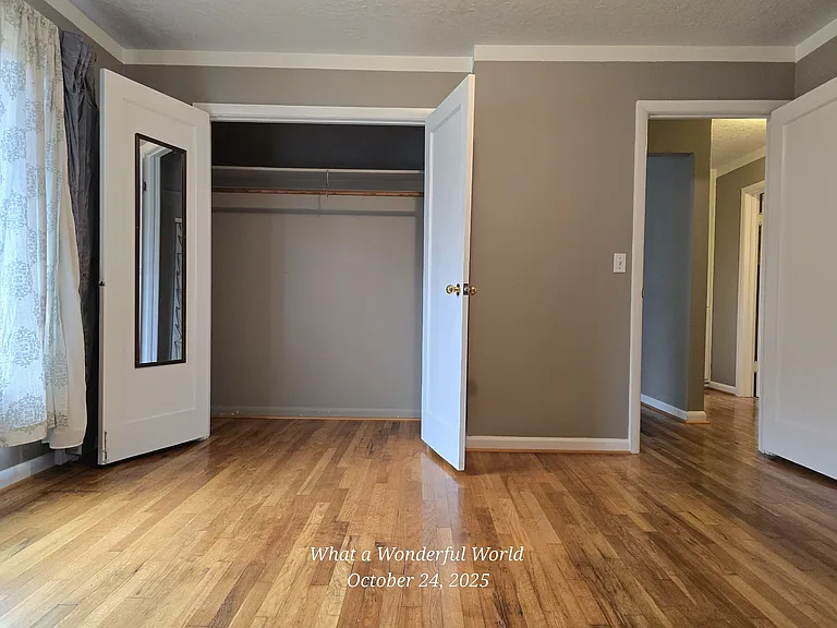 583 Delmar Dr N — Photo 17