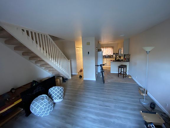 2nd image of 413 Oak Ave #413