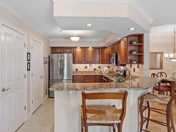 5th image of 350 Greene St Unit 102