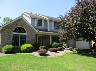 268 Brush Creek Dr, Rochester, NY 14612