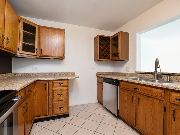 3rd image of 1295 N Sterling Ave Unit 104