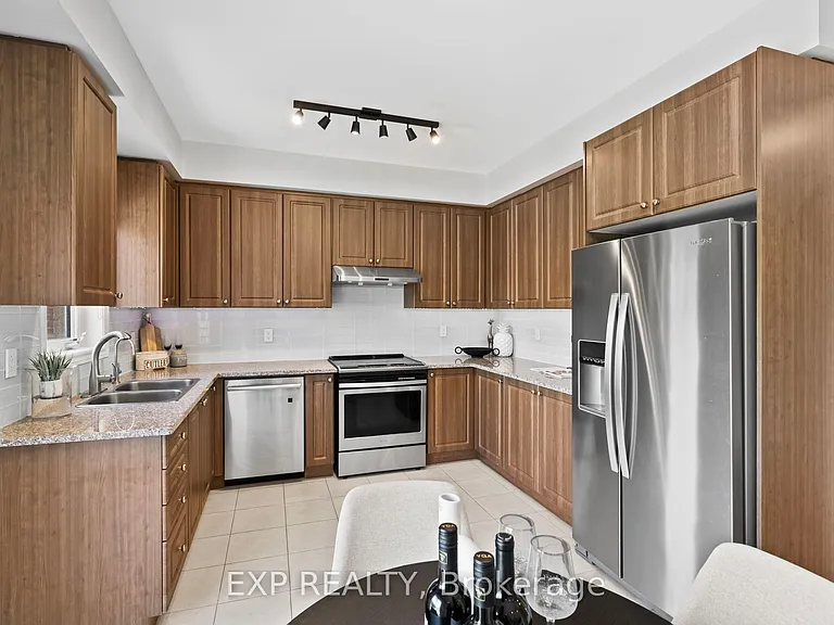 131 Greenwood Rd — Photo 6