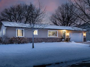 257 Cardinal Ct, Chaska, MN 55318