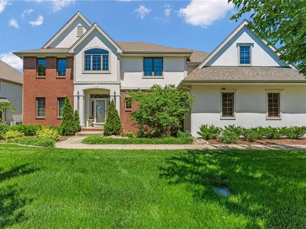 4728 Wimbledon Dr, Lawrence, KS 66047