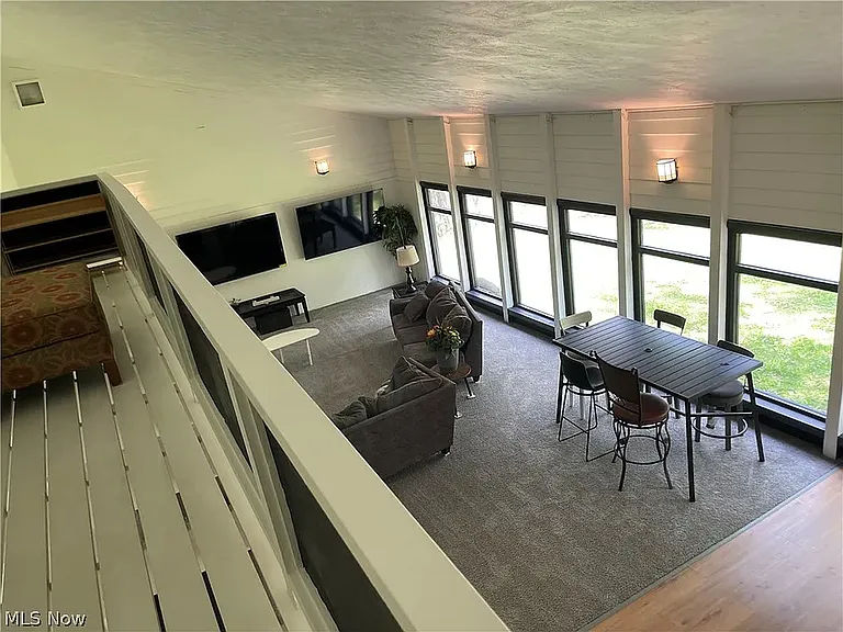 607 Castle Blvd — Photo 11