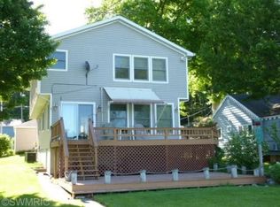 15540 Rich Ln, Hickory Corners, MI 49060