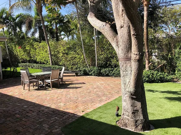 151 Santa Lucia Dr, West Palm Beach, FL 33405