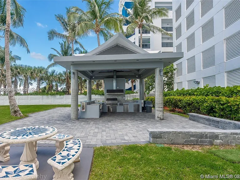 6301 Collins Ave #1206 — Photo 12