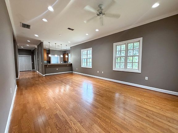 4th image of 33 Augustine Rd