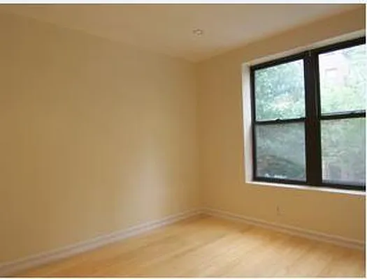 Rented by R New York | media 21