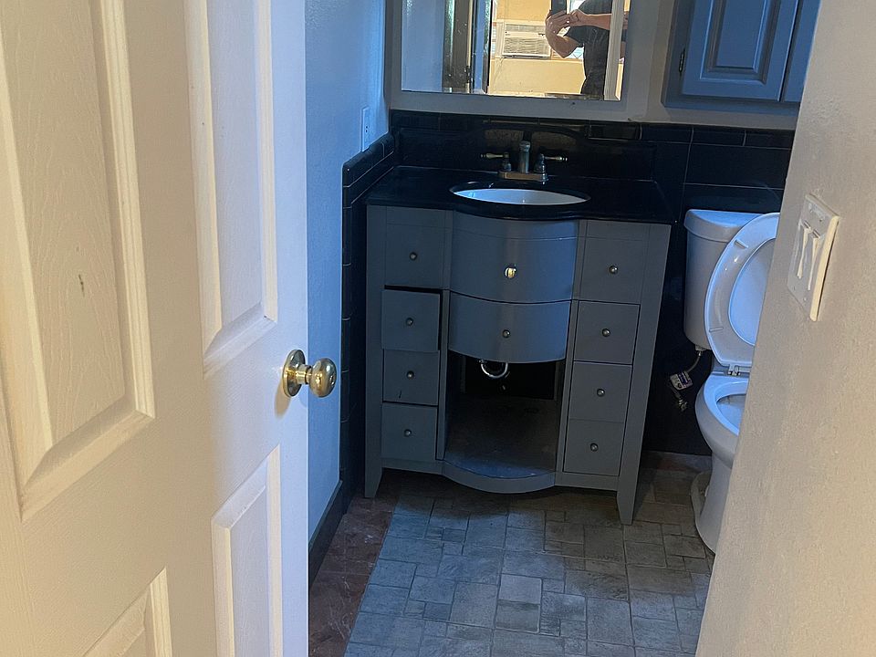 1st image of 779 Wedgewood Dr