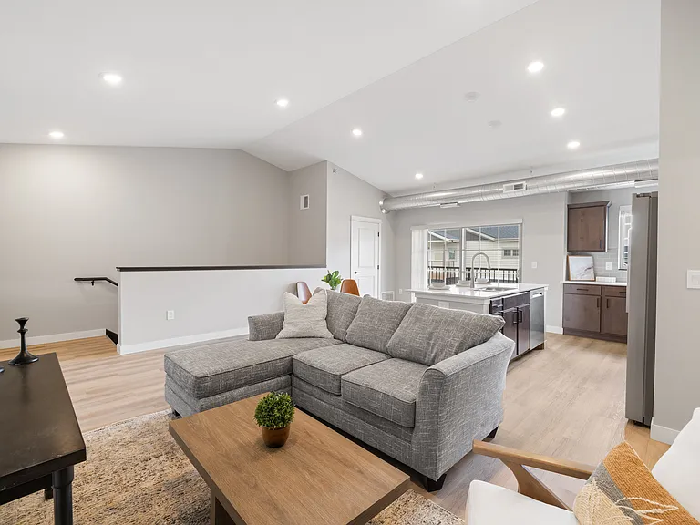 Independence Townhomes — Photo 5