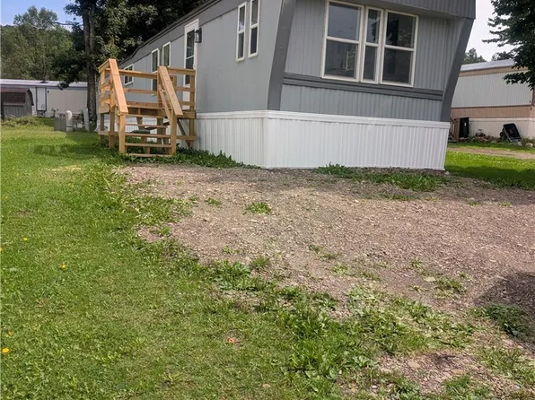 11796 Sparks Rd, Freedom, NY 14065