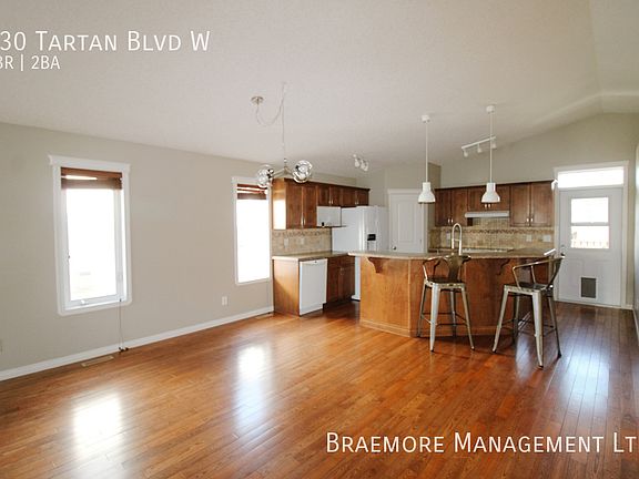 3rd image of 130 Tartan Blvd W