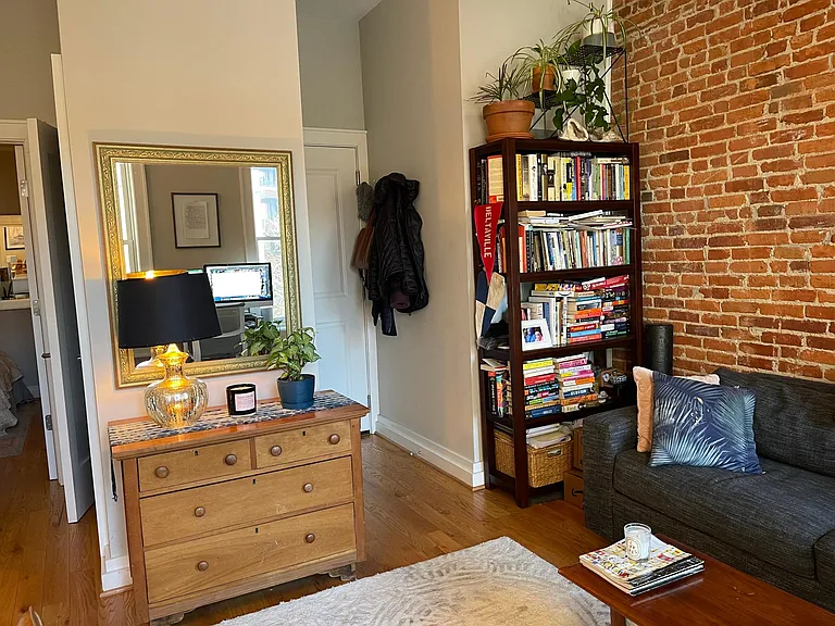 1618 Q St NW #5 — Photo 3