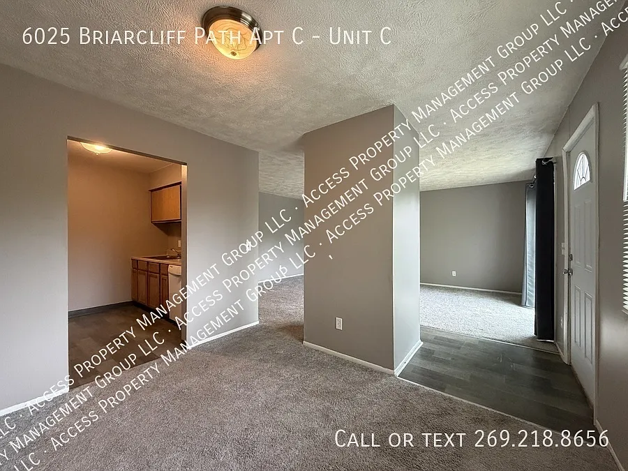 Building Photo - 6025 Briarcliff Path #C