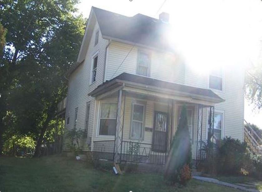 2nd image of 1002 Whitney Blvd