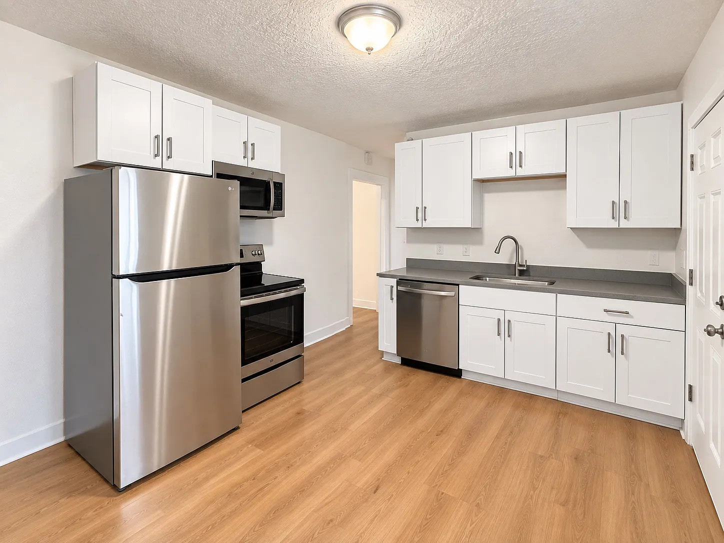 2 bed, 804 sqft, $1,695 — Photo 2
