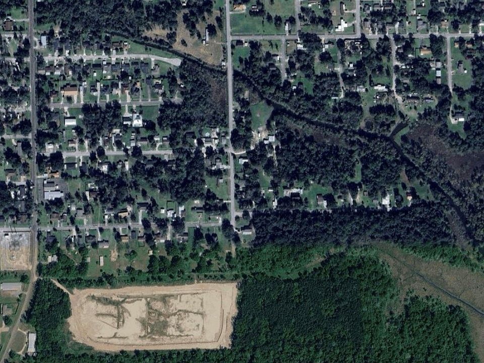 2nd image of 2106 Travis St