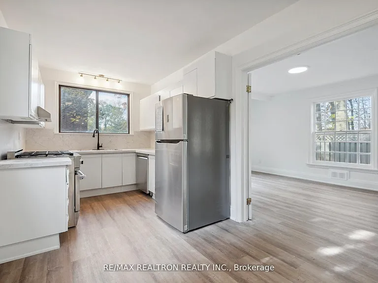 6 Woodvale Cres — Photo 14