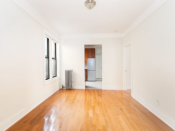 4th image of 171 Meserole St #270