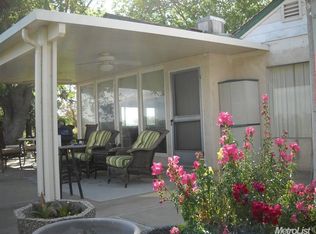 567 S Reinway Ave, Waterford, CA 95386