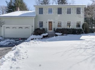8 Cricket Ln, Worcester, MA 01602