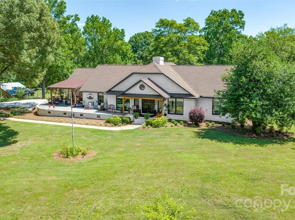 11732 Kennewick Rd, Charlotte, NC 28216