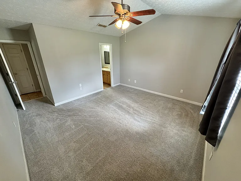 2237 Ross Ln — Photo 21