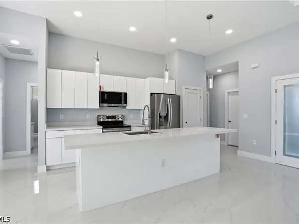 431 Palmyra Ave, Lehigh Acres, FL 33974