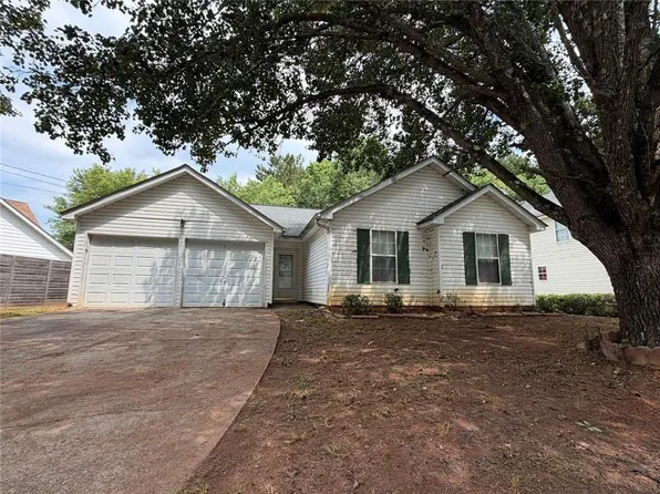 4093 Waldrop Hills Dr, Decatur, GA 30034