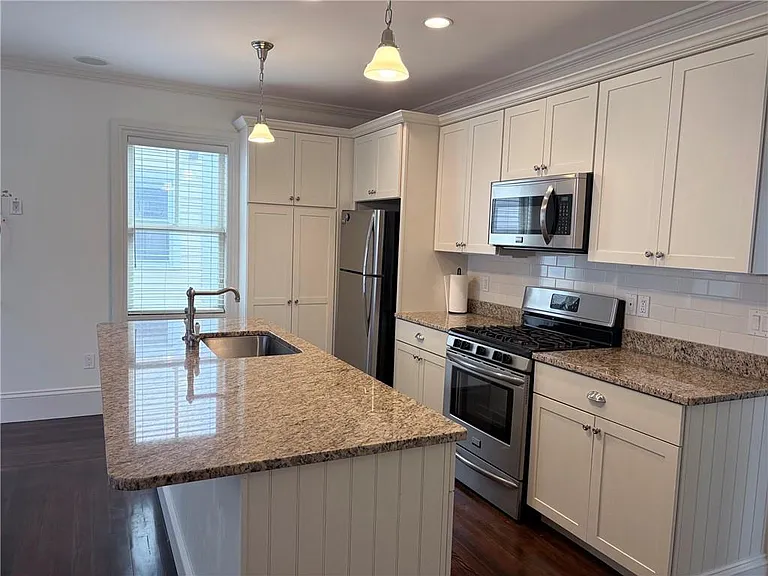 117 Sheldon St #1 — Photo 4