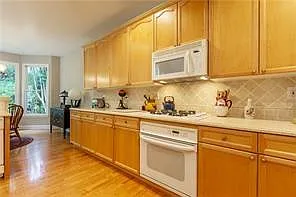 3 bed, 2.5 bath, 3003 sqft, $3,500 — Photo 3