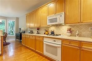 3rd image of 1635 Reserve Cir