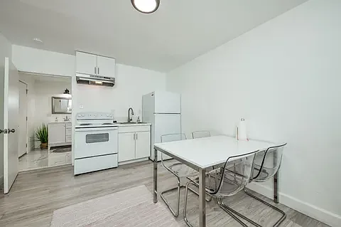 805 N Echo Ave — Photo 7