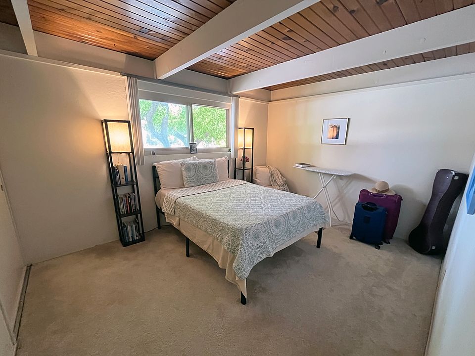Large 1 bedroom with huge, room-length closet. (Large 1 BR upstairs)