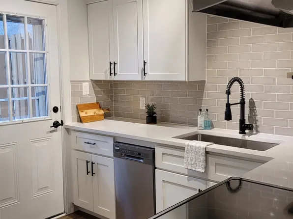 220 Elizabeth St APT A17, Chapel Hill, NC 27514