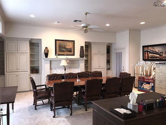 2nd image of 13 Hyde Park Ct