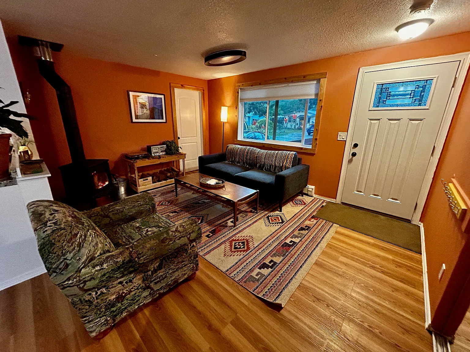 4 bed, 1472 sqft, $3,000 — Photo 2