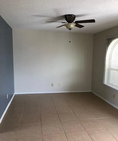 2125 Kerria Ave #9 — Photo 26
