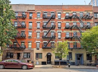 421 E 82nd St #1, New York, NY 10028