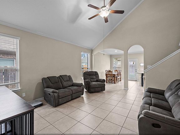 3rd image of 2245 Maple Point Dr N